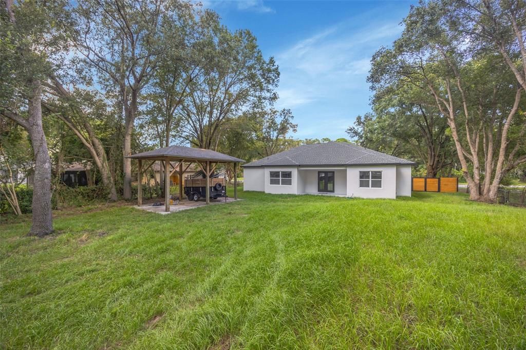 Backyard, Exterior