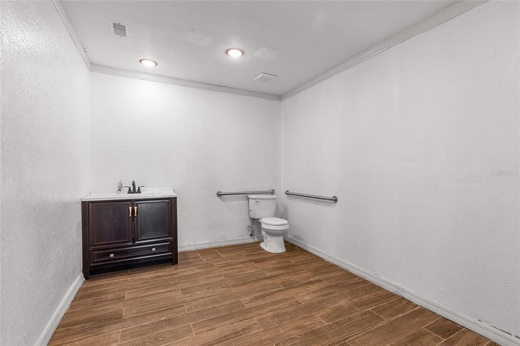Bathroom, Interior, Recessed Lighting, Wood Texture Flooring