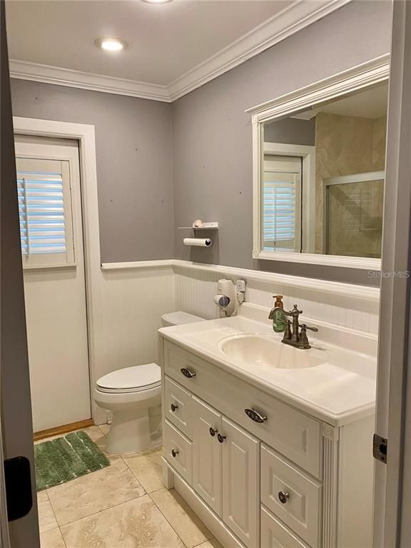 Bathroom, Interior, Recessed Lighting