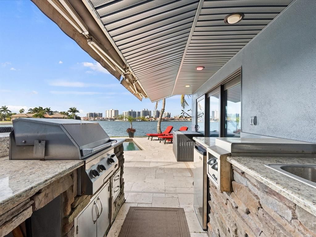 Exterior, Outdoor Kitchen, Water