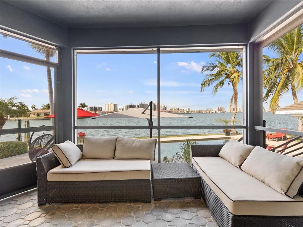 Interior, Sun Room, Water