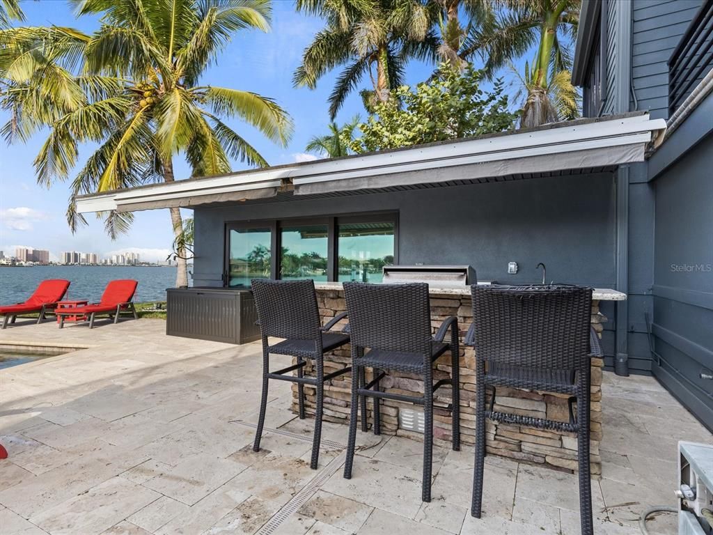 Exterior, Outdoor Kitchen, Water