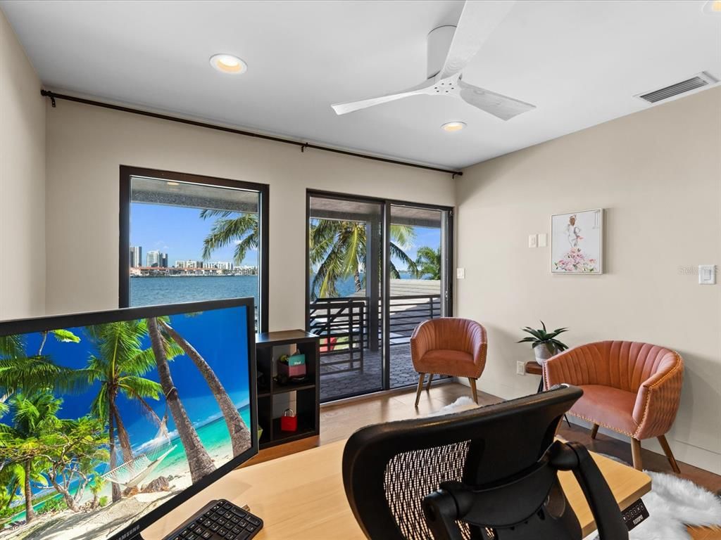 Interior, Recessed Lighting, Water, Wood Texture Flooring