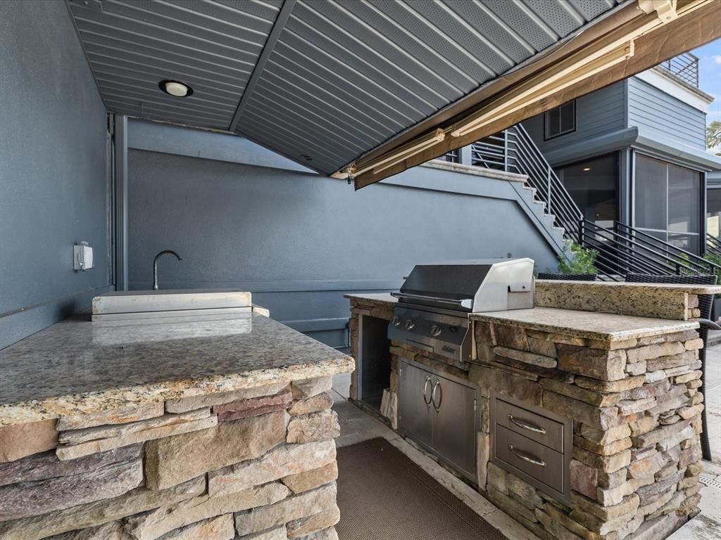 Exterior, Outdoor Kitchen