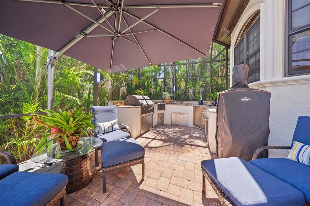 Exterior, Outdoor Kitchen