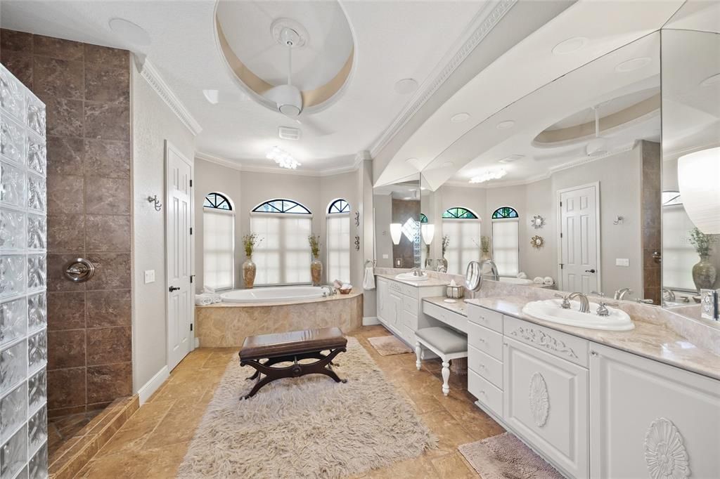Bathroom, Dual Sink Vanities, Interior