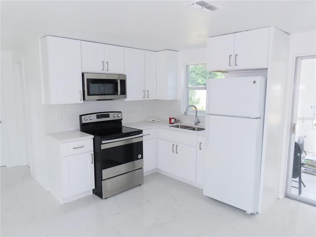 Interior, Kitchen, Marble, Stainless Steel Appliances, Washer