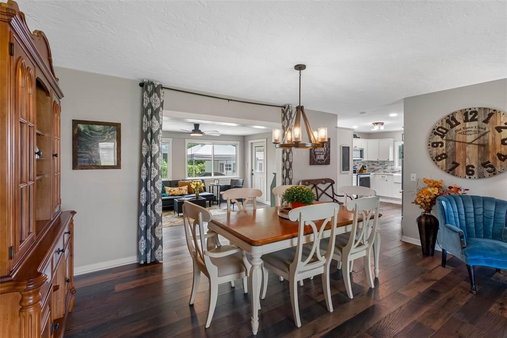 Chandelier, Dining room, Interior, Kitchen, Pendant Lights, Recessed Lighting, Wood Texture Flooring