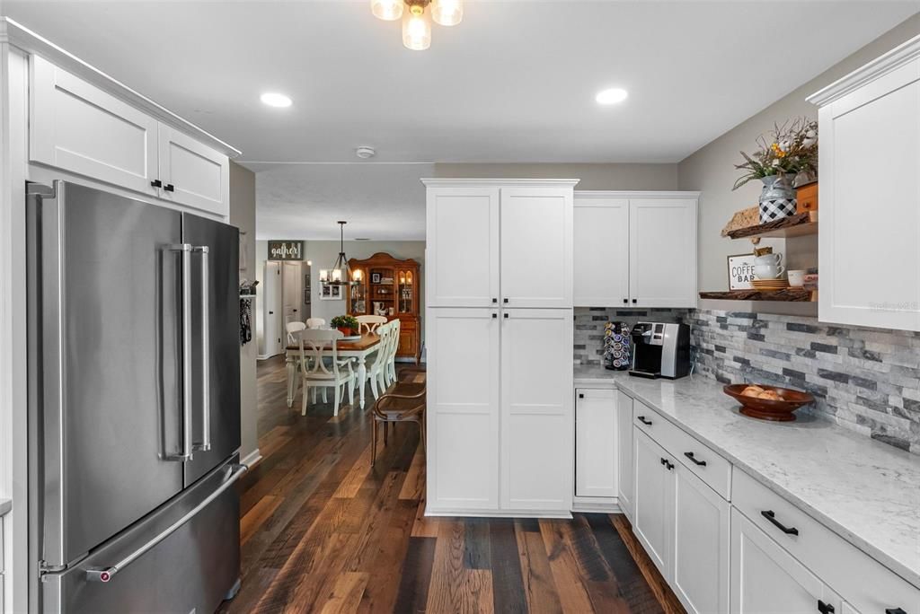 Chandelier, Dining room, Interior, Kitchen, Pendant Lights, Recessed Lighting, Wood Texture Flooring