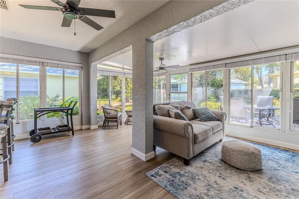 Interior, Sun Room, Water, Wood Texture Flooring