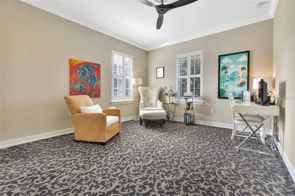 Home Office, Interior
