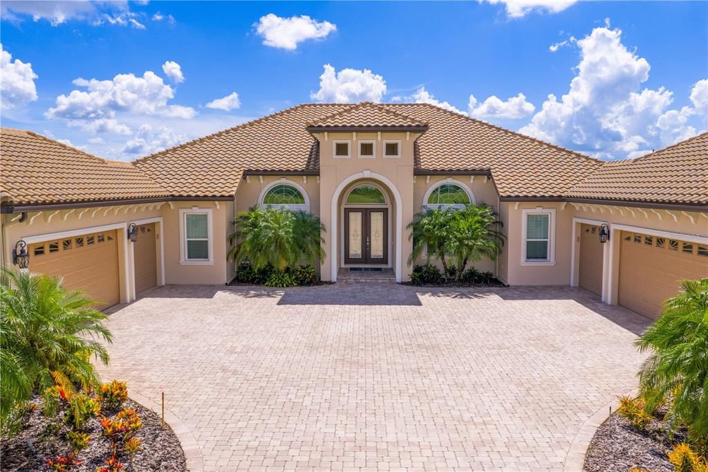 Attached, Exterior, Facade, Mediterranean