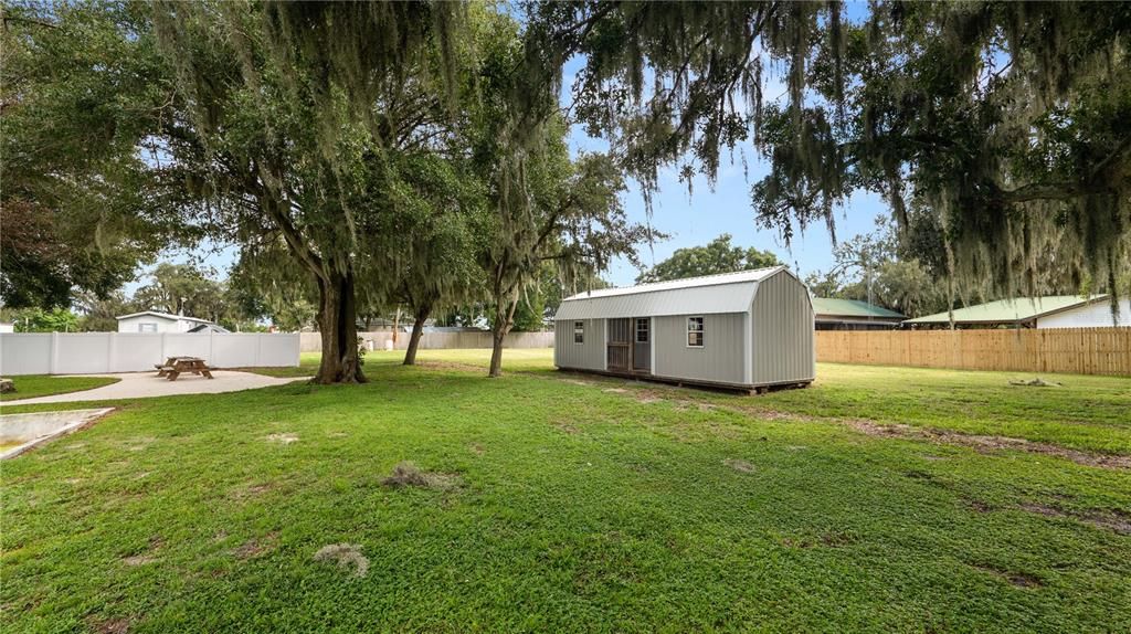 Backyard, Exterior