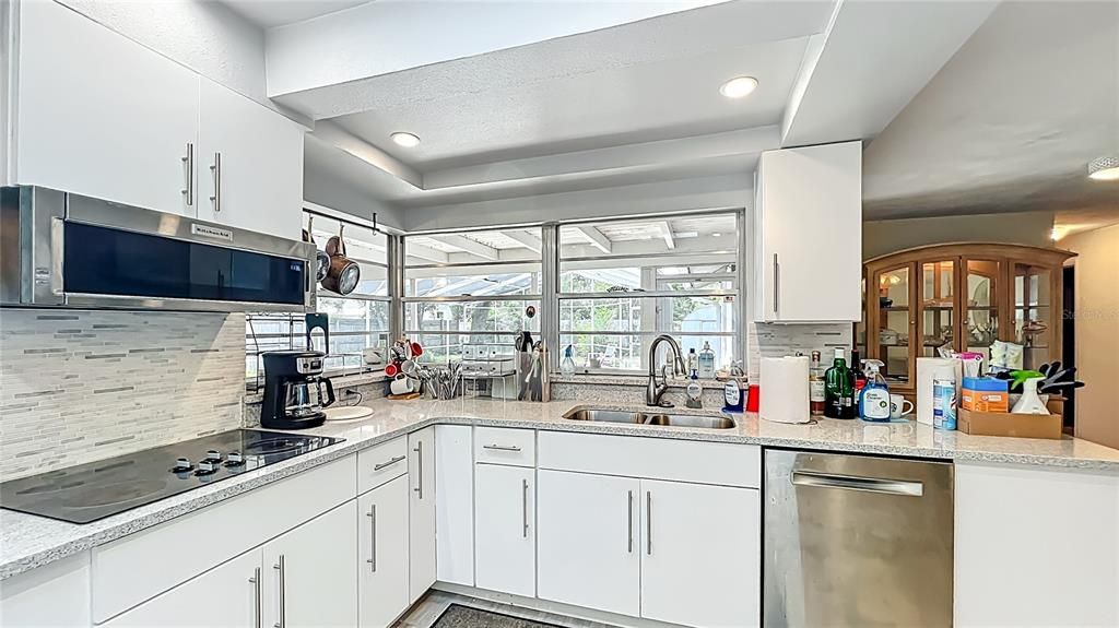 Dining room, Interior, Kitchen, Recessed Lighting, Stainless Steel Appliances