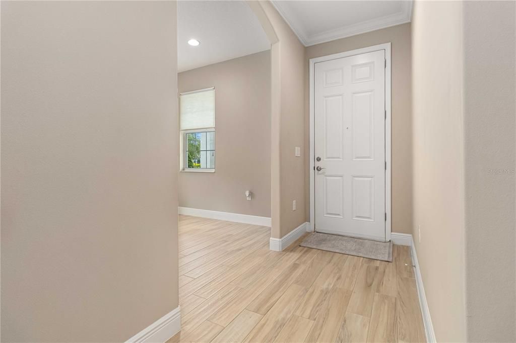 Empty room, Interior, Recessed Lighting, Wood Texture Flooring