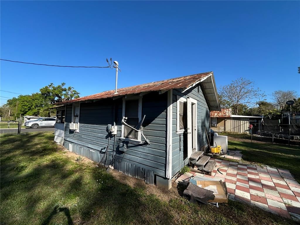 Backyard, Exterior