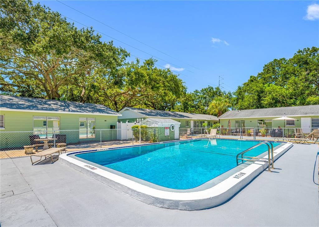 Exterior, Pool