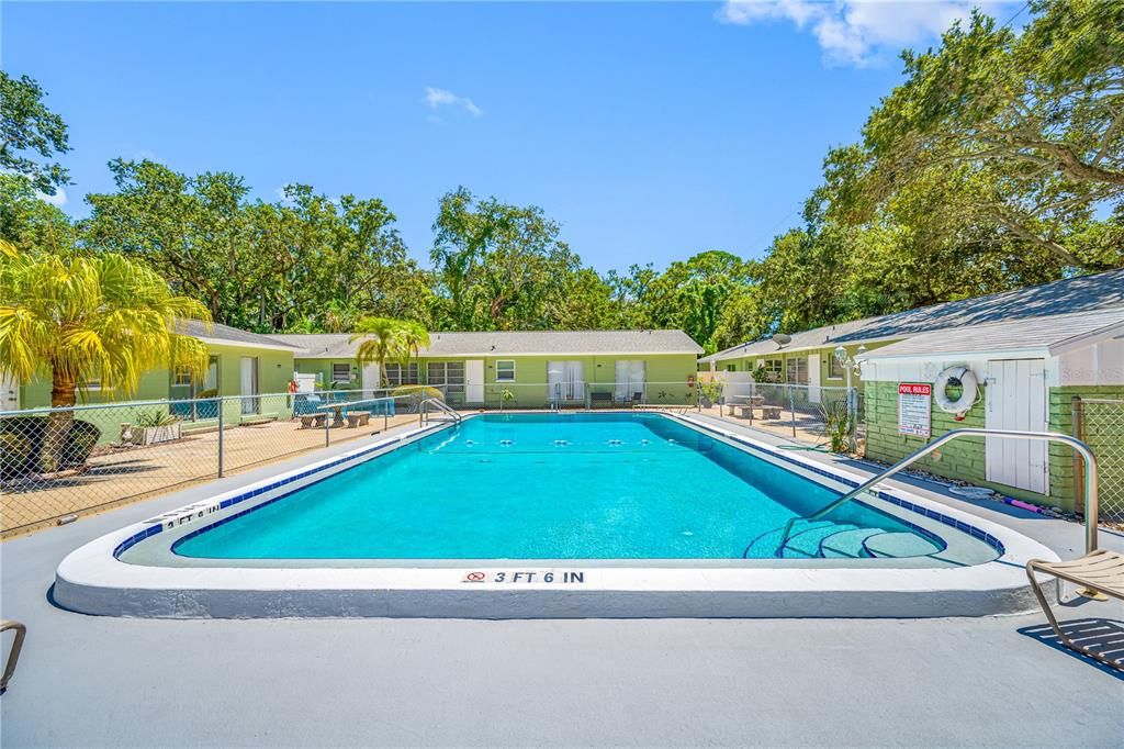 Exterior, Pool