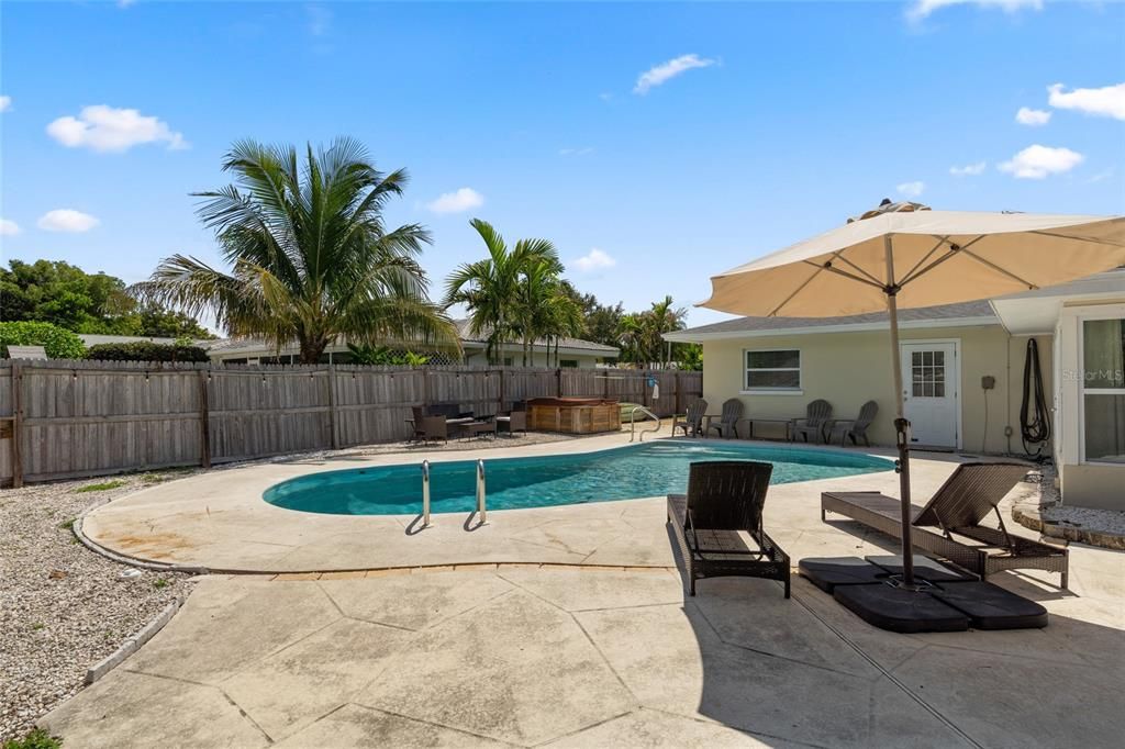Exterior, Pool