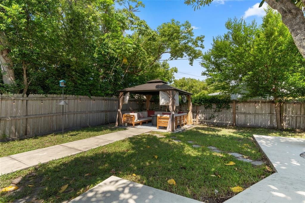 Backyard, Exterior