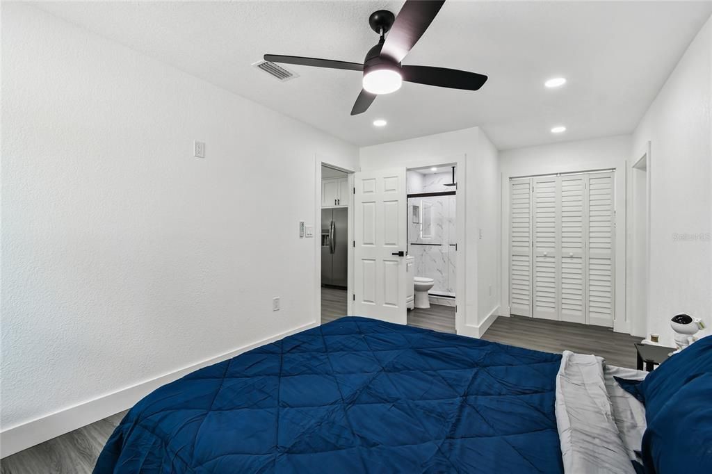 Bathroom, Bedroom, Interior, Recessed Lighting, Wood Texture Flooring