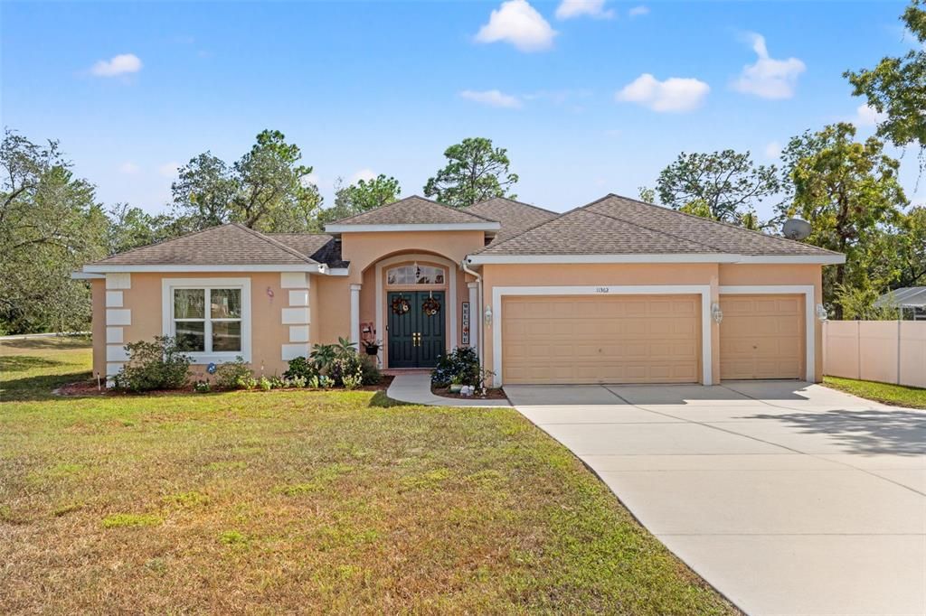 Attached, Backyard, Exterior, Facade, Ranch