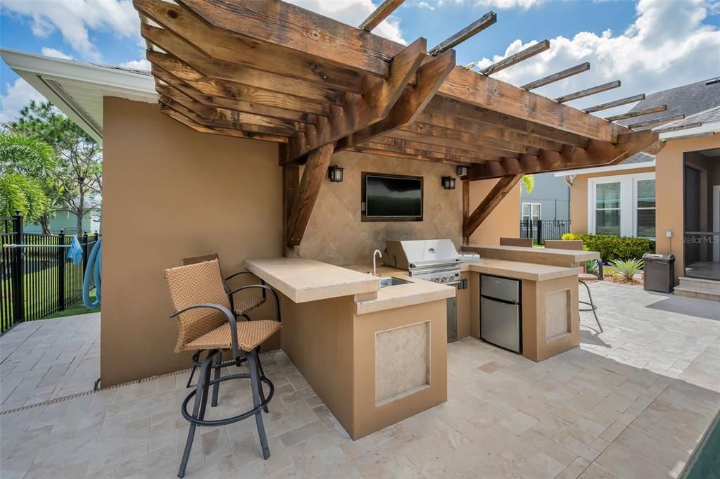Exterior, Outdoor Kitchen