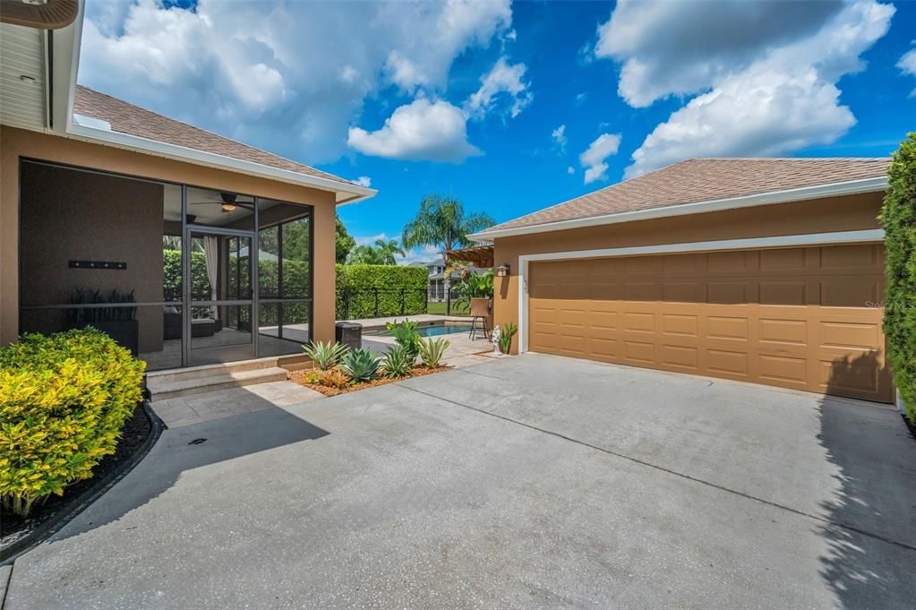 Detached Garage, Exterior