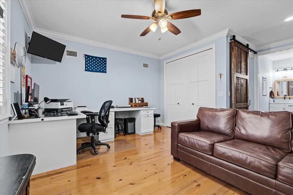 Home Office, Interior, Recessed Lighting, Wood Texture Flooring