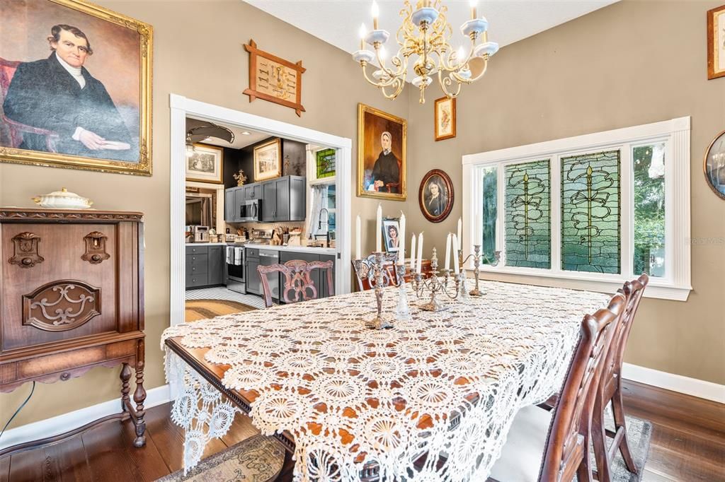 Chandelier, Dining room, Interior, Kitchen, Wood Texture Flooring