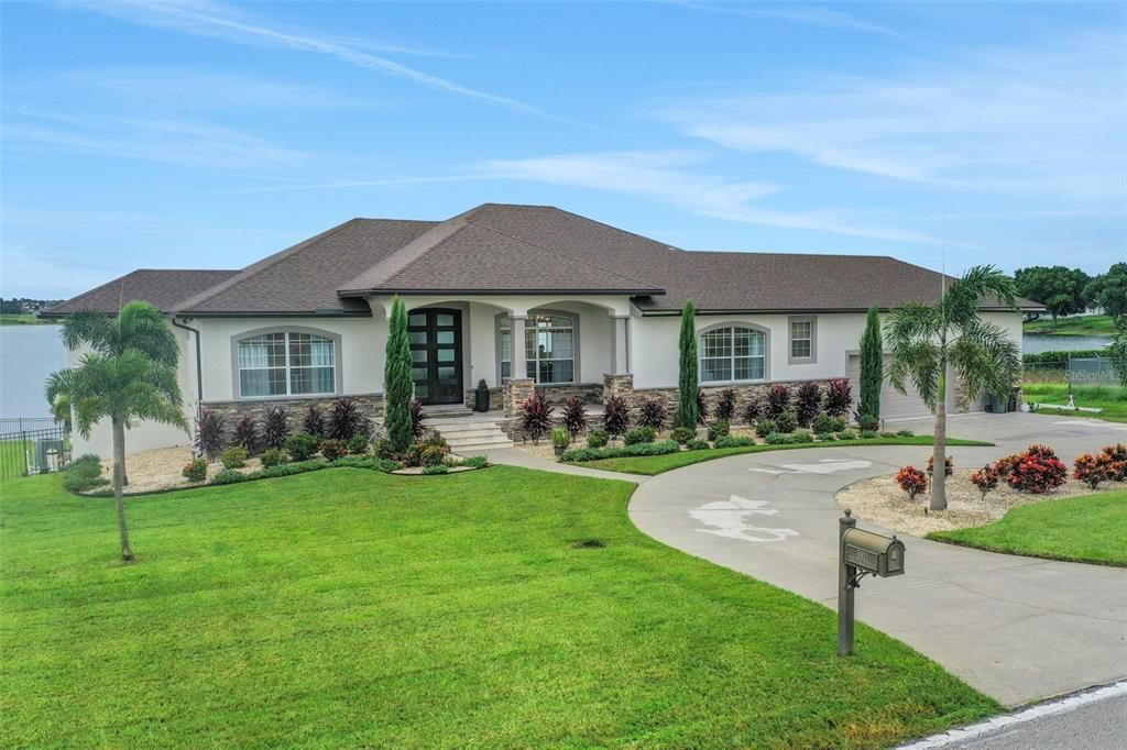 Backyard, Exterior, Facade, Ranch