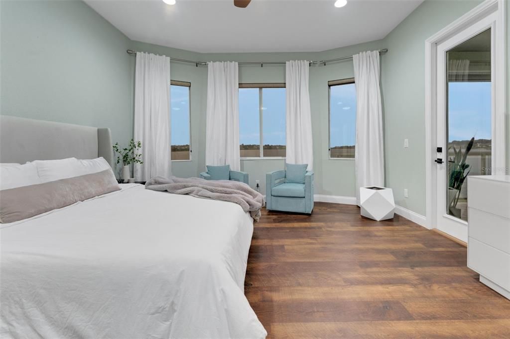 Bedroom, Interior, Recessed Lighting, Water, Wood Texture Flooring