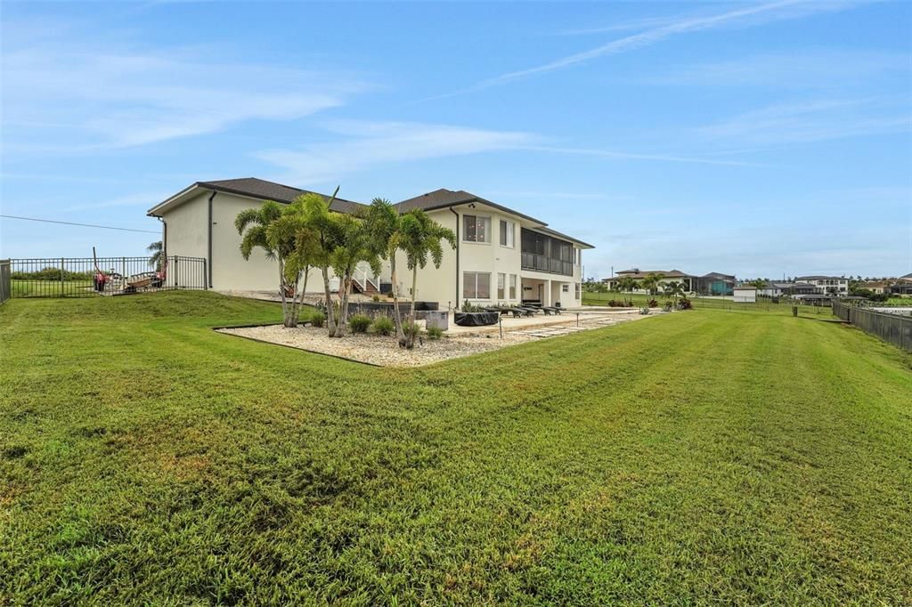 Backyard, Exterior