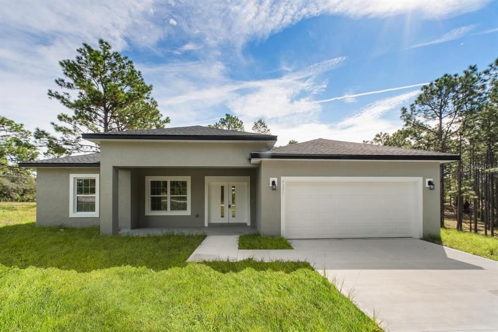 Attached, Exterior, Facade, Ranch