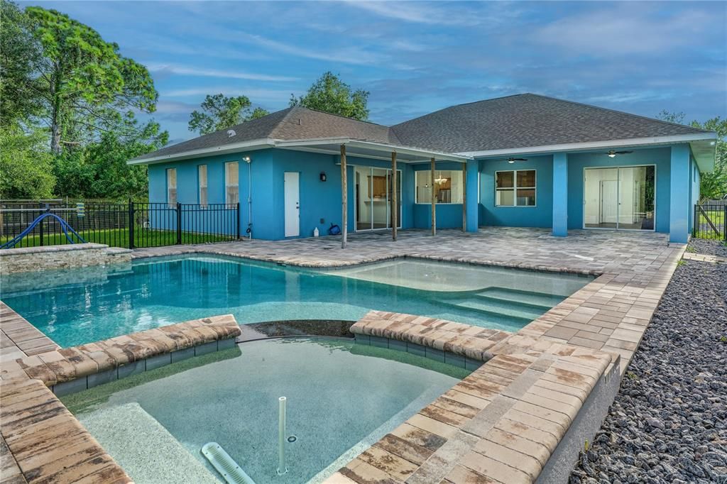 Exterior, Pool