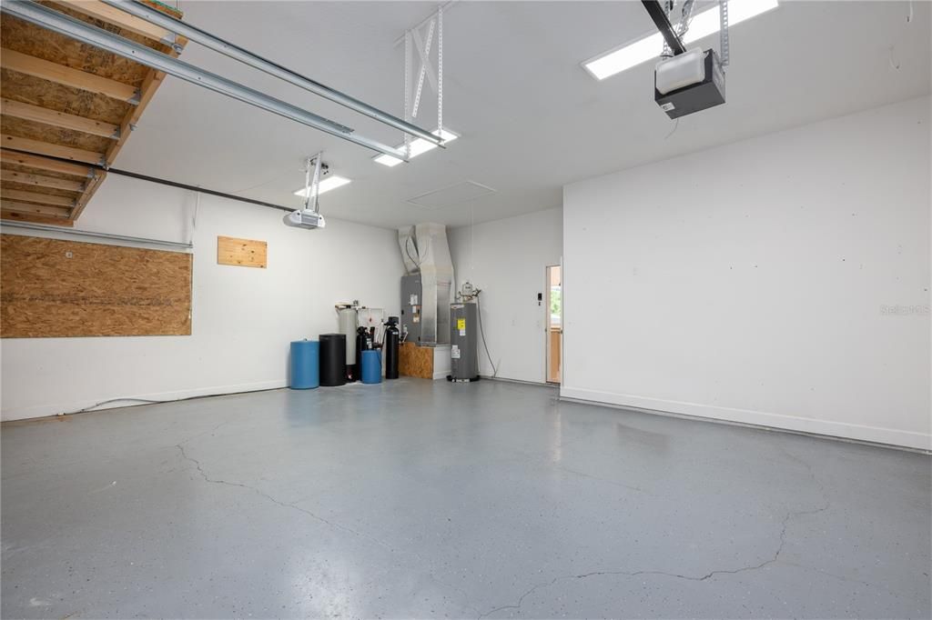 Garage, Interior