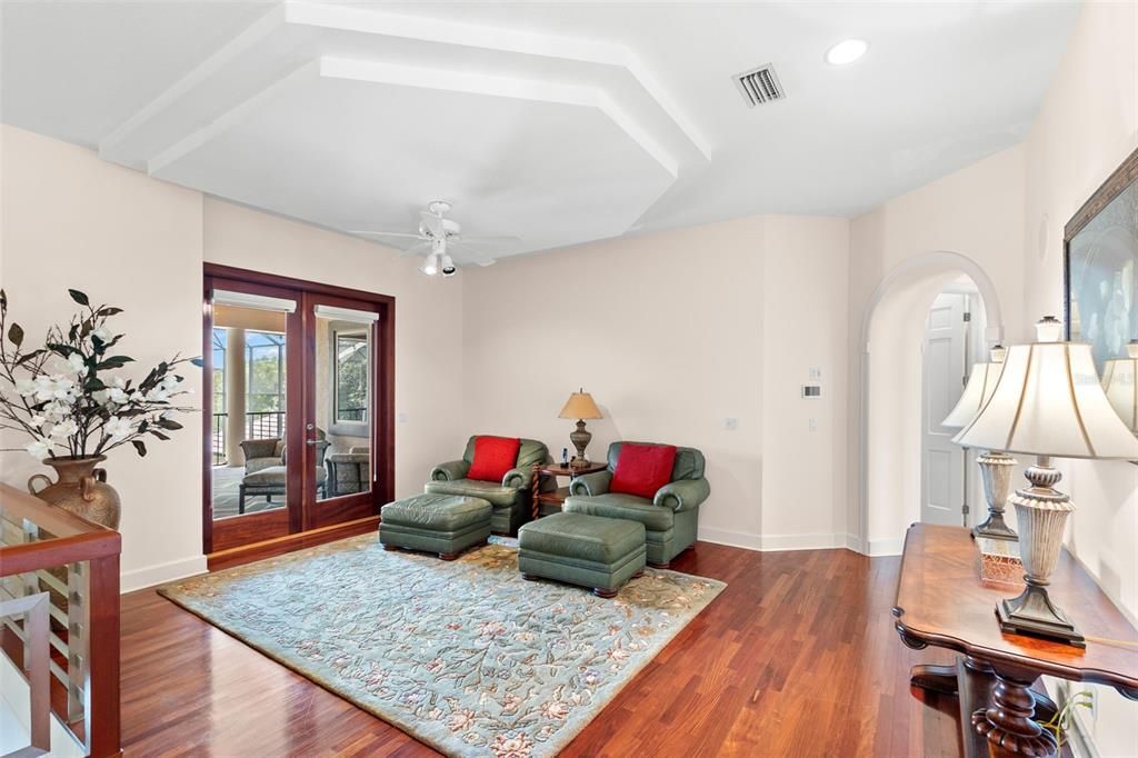 Interior, Recessed Lighting, Wood Texture Flooring