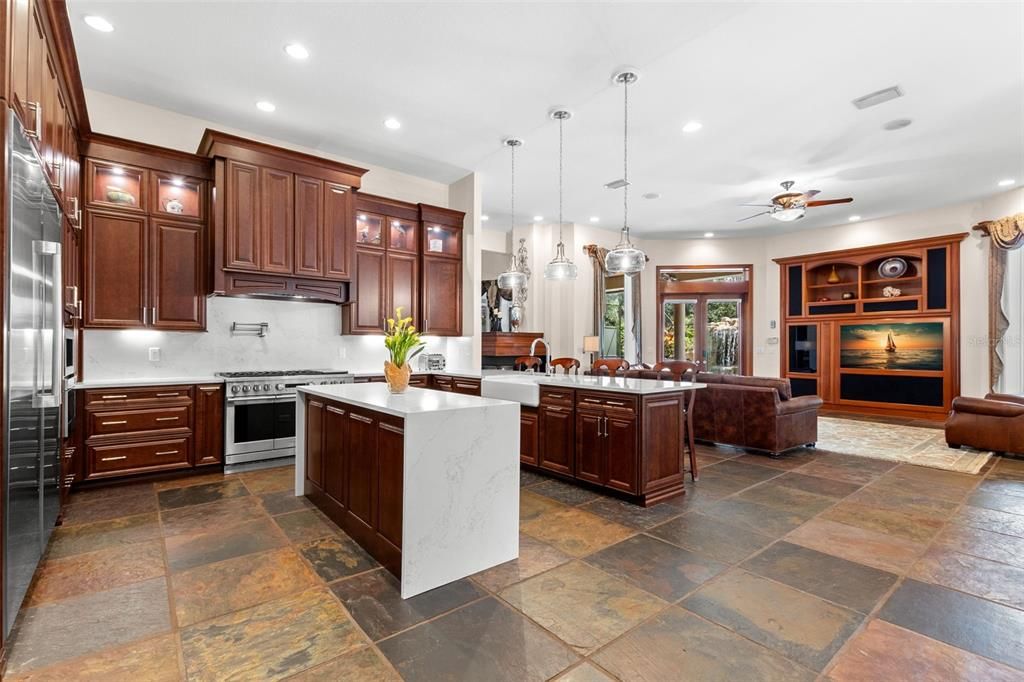 Interior, Kitchen, Living room, Pendant Lights, Recessed Lighting, Stainless Steel Appliances