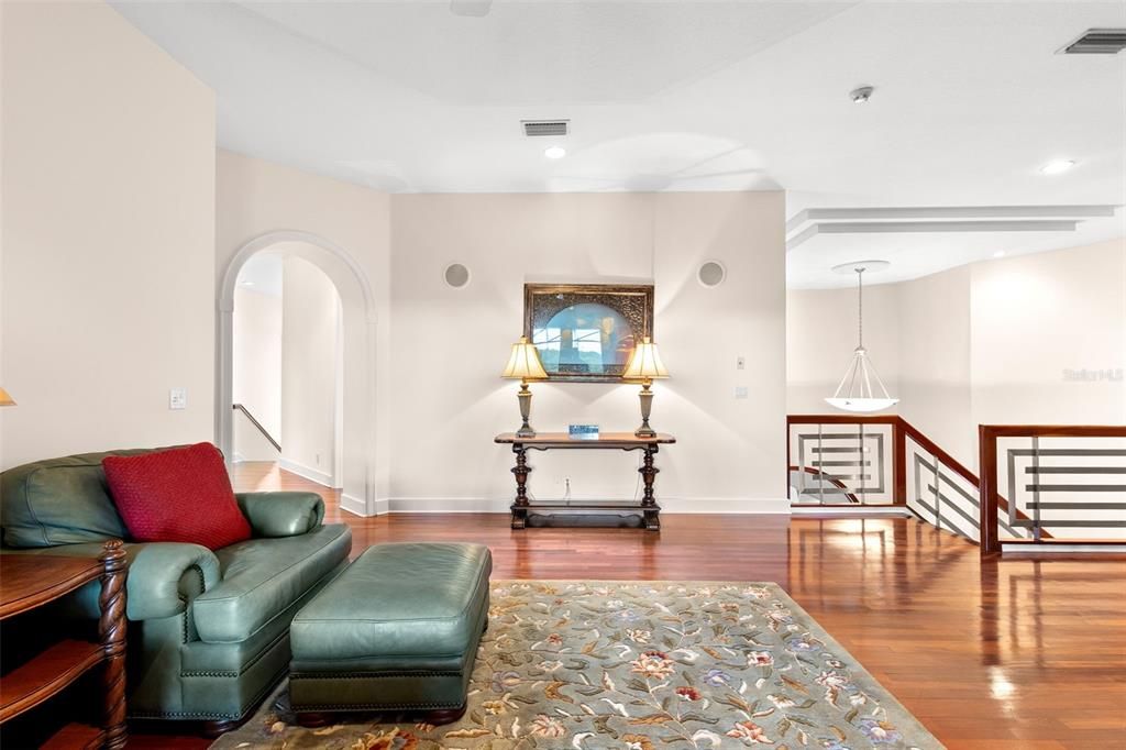 Interior, Pendant Lights, Recessed Lighting, Wood Texture Flooring