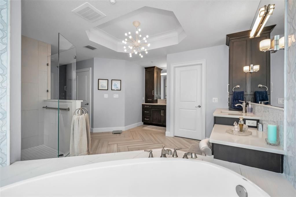Bathroom, Interior, Pendant Lights, Wood Texture Flooring