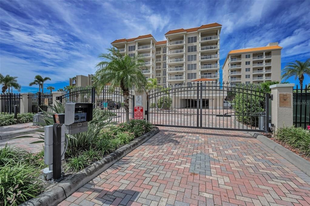 Exterior, Facade, Condo Building
