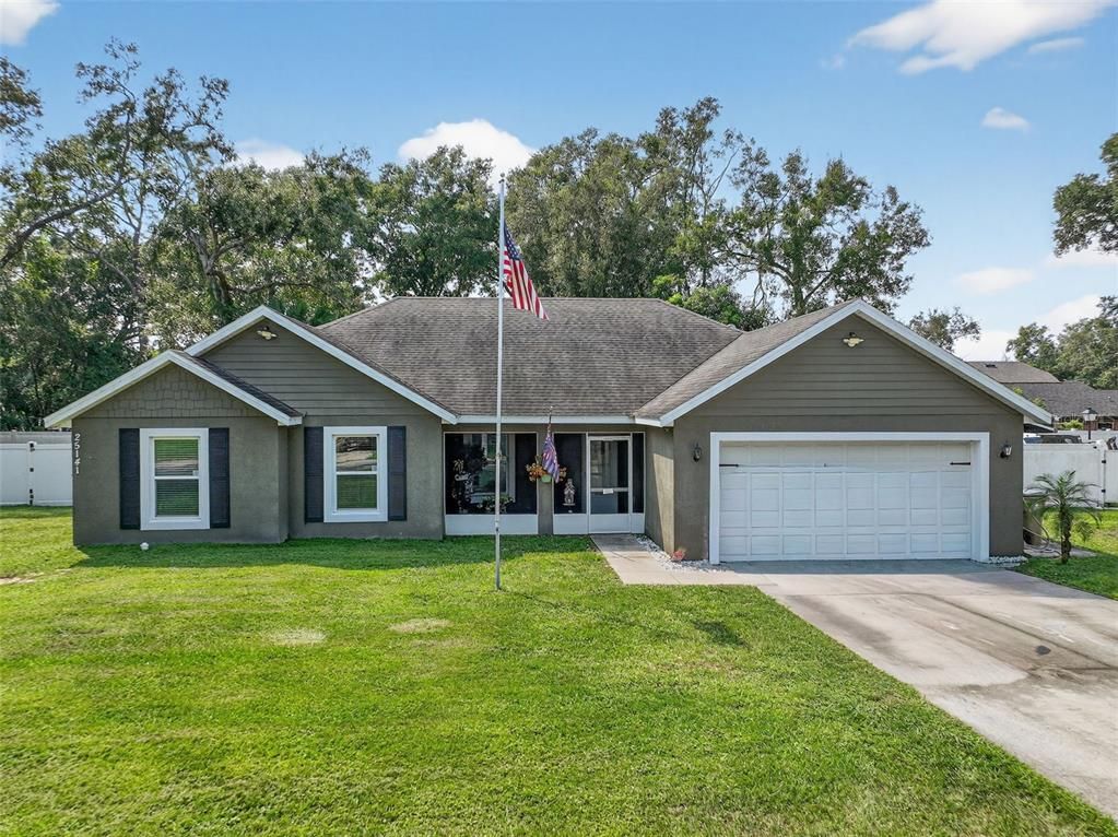 Attached, Exterior, Facade, Ranch