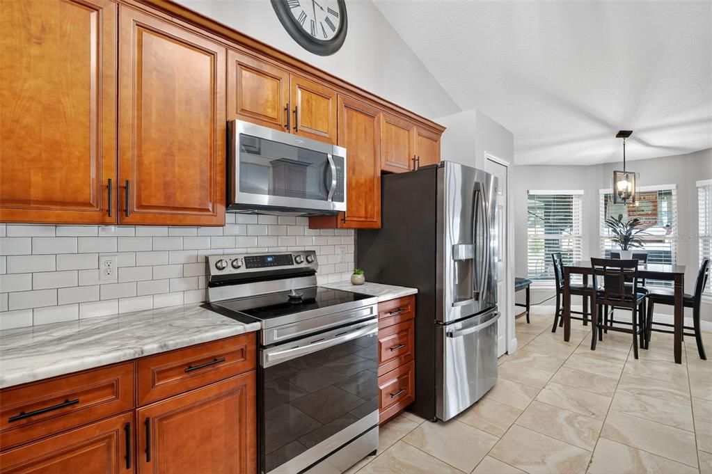 Dining room, Interior, Kitchen, Pendant Lights, Stainless Steel Appliances