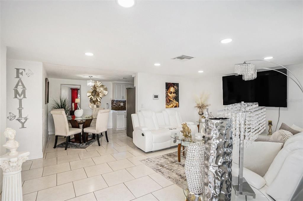 Chandelier, Dining room, Interior, Living room, Recessed Lighting