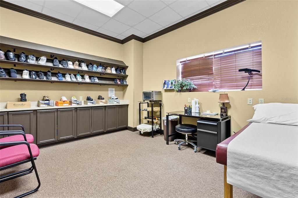 Home Office, Interior