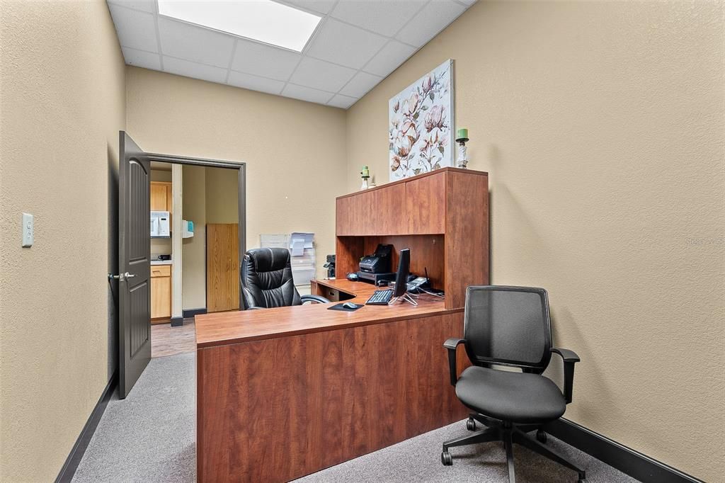 Home Office, Interior