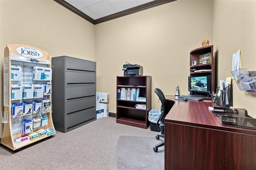 Home Office, Interior