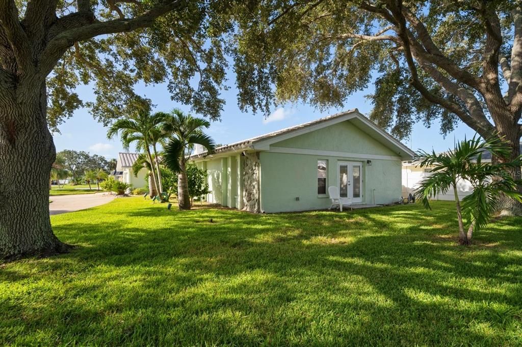 Backyard, Exterior