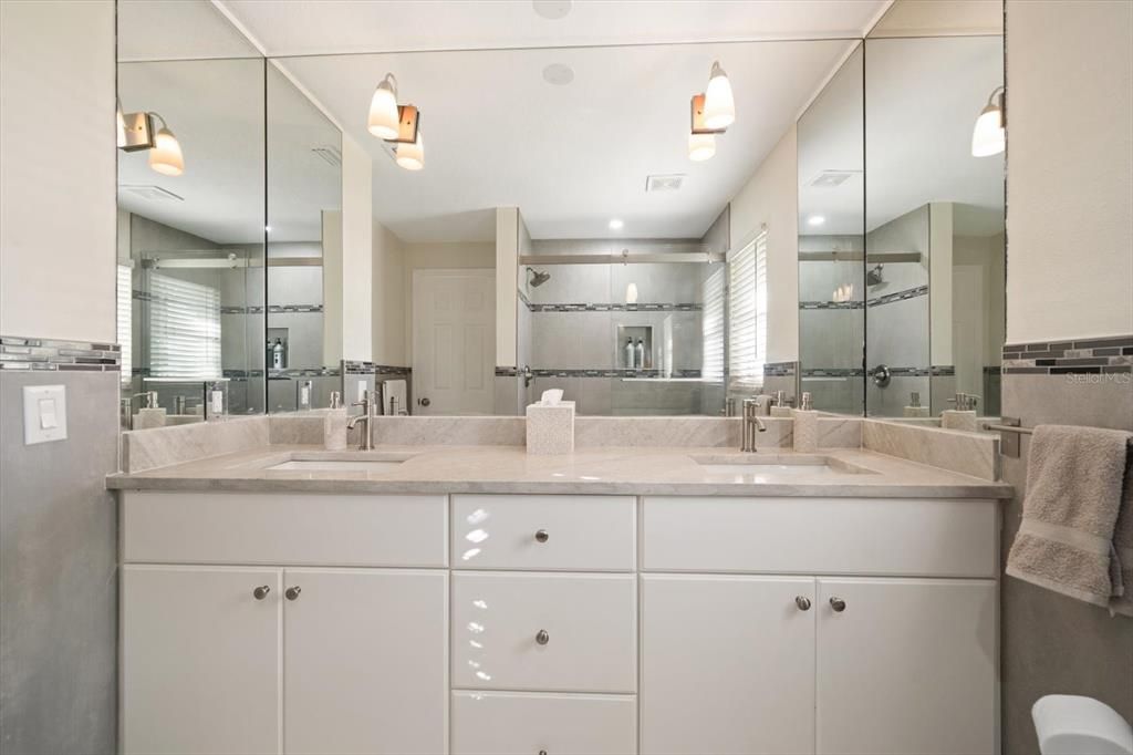 Bathroom, Dual Sink Vanities, Interior