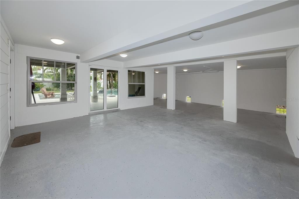 Empty room, Interior, Recessed Lighting